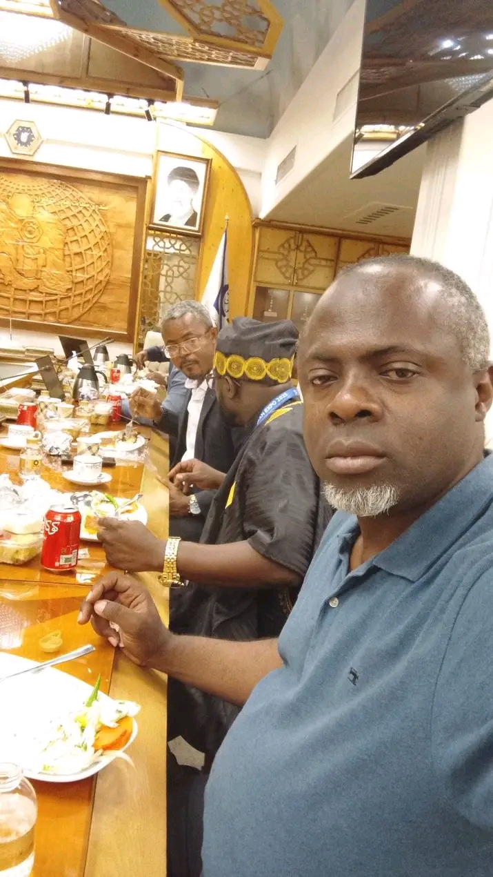 Investisseur découvrant son crédit d'impôt estimé par le simulateur CIS Cameroun